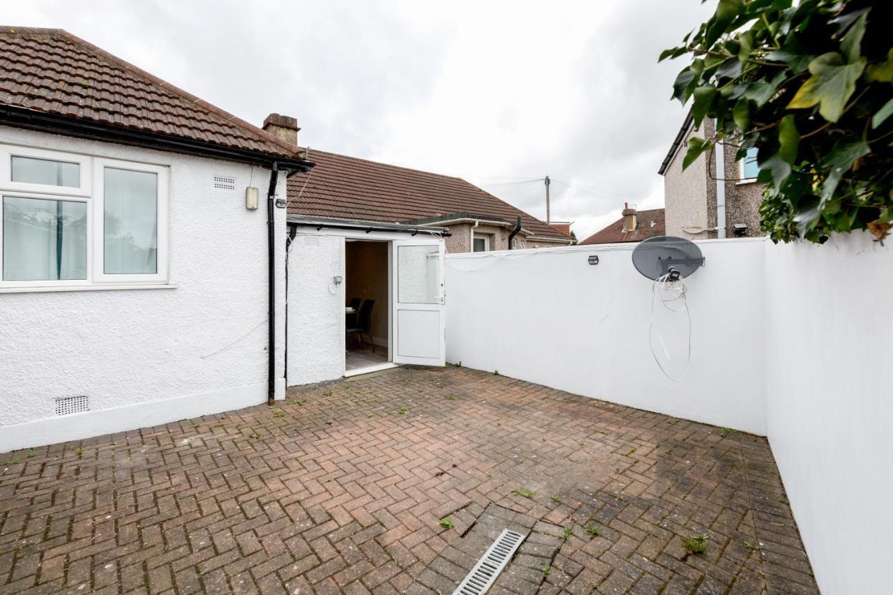 Dartford, Kent - Modern 2Bd 2Bath En-Suite Bungalow M25 Bluewater Kültér fotó