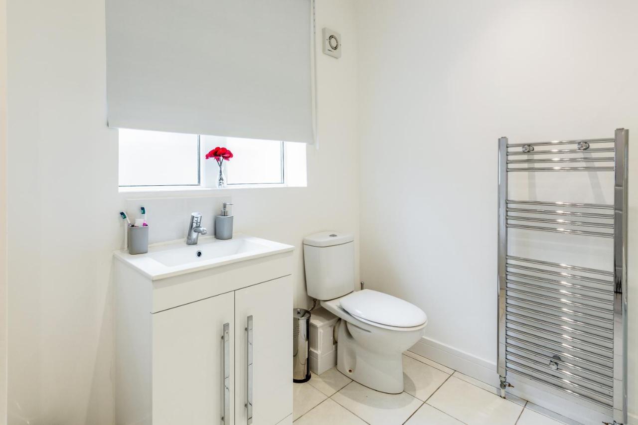 Dartford, Kent - Modern 2Bd 2Bath En-Suite Bungalow M25 Bluewater Kültér fotó