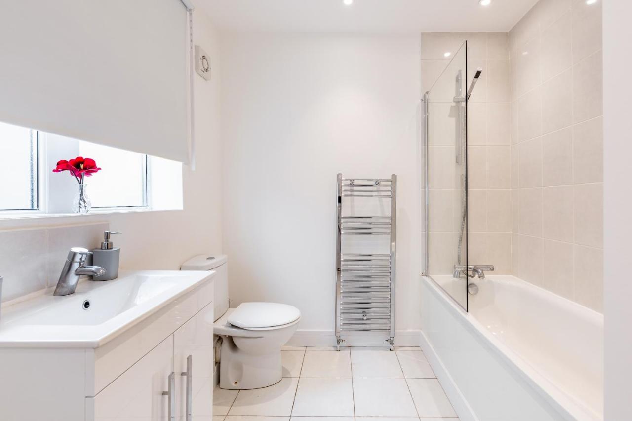 Dartford, Kent - Modern 2Bd 2Bath En-Suite Bungalow M25 Bluewater Kültér fotó